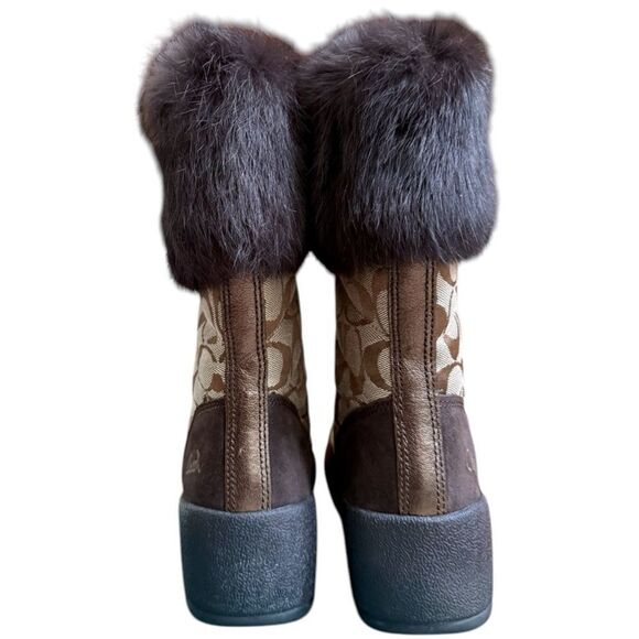 Coach winter boot beautiful fur detailing. Size 6 1/2 - Picture 3 of 7